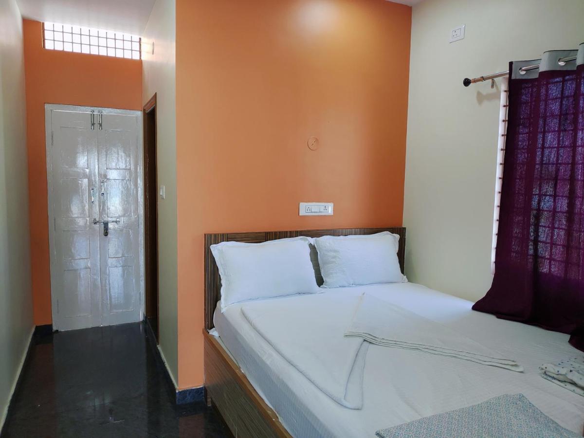 Vijayanagara Home Stay Hampi Exterior foto
